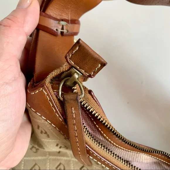 DOONEY & BOURKE Signature Logo Handbag Shoulder Bag Purse. Tan and Brown. - Picture 6 of 15